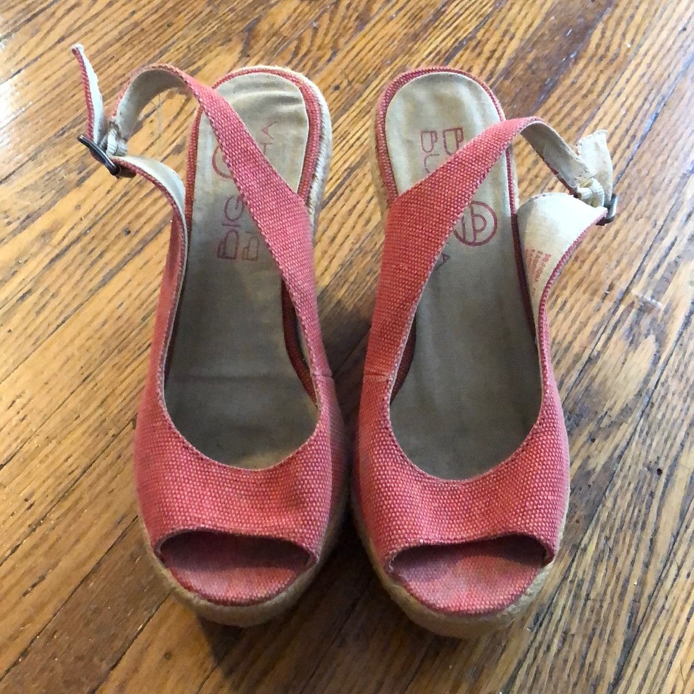 Coral wedges